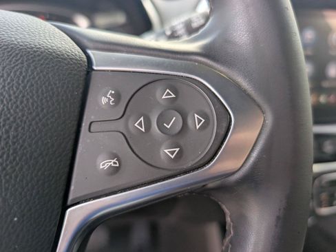 Used 2023 Chevrolet Traverse LT FWD image 23