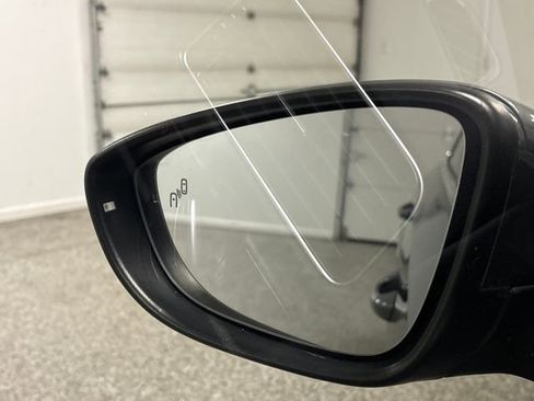 Used 2016 Volkswagen Passat 1.8T SEL Premium image 43