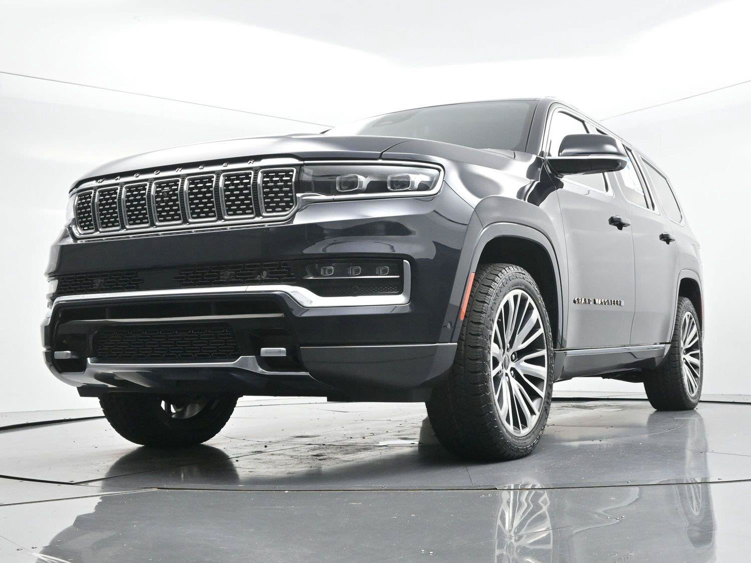 Used 2022 Jeep Grand Wagoneer Series III w/ HD Trailer Tow Package AWD/4WD image 56