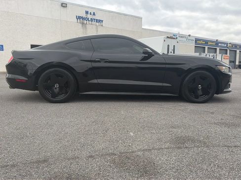 Used 2015 Ford Mustang Coupe image 12