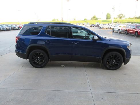 Used 2023 GMC Acadia SLE w/ Driver Convenience Package FWD image 6