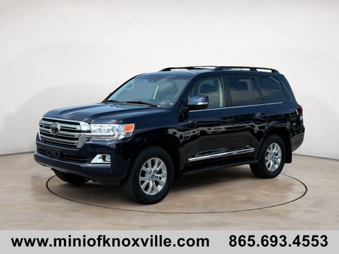 Used 2018 Toyota Land Cruiser AWD/4WD image 7