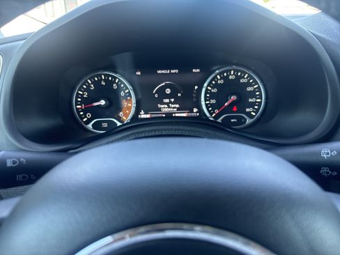 Used 2017 Jeep Renegade Limited FWD image 19