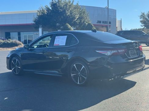 Used 2018 Toyota Camry XSE image 11