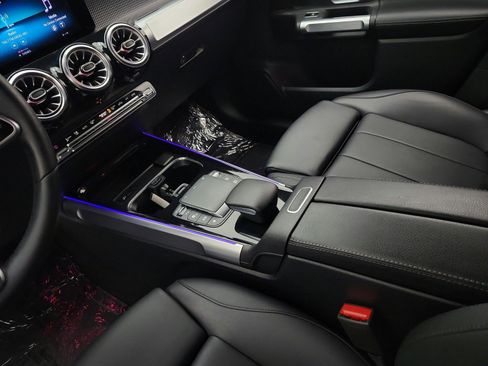 Certified 2022 Mercedes-Benz GLB 250 image 11