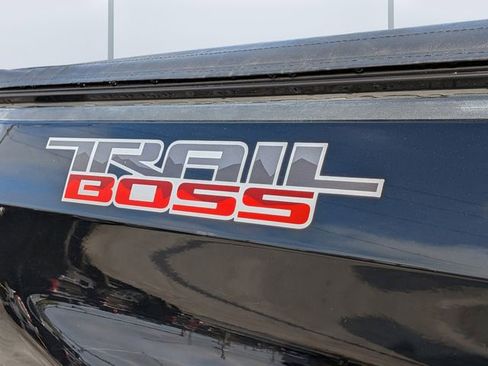 Used 2020 Chevrolet Silverado 1500 LT Trail Boss AWD/4WD image 13