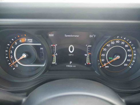 Used 2025 Jeep Wrangler Unlimited Rubicon AWD/4WD image 41