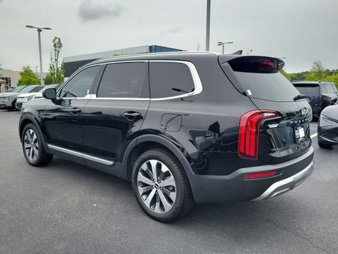 Used 2022 Kia Telluride EX w/ EX Premium Package FWD image 6