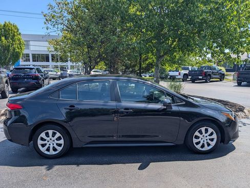 Used 2020 Toyota Corolla LE FWD image 9