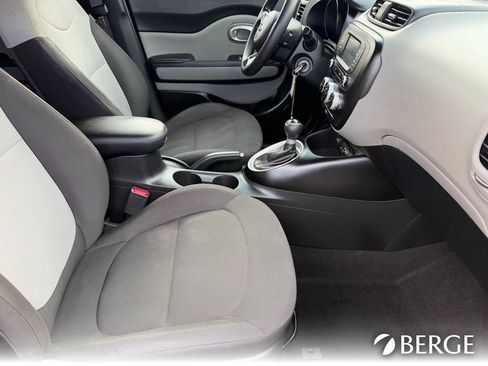 Used 2019 Kia Soul FWD image 13