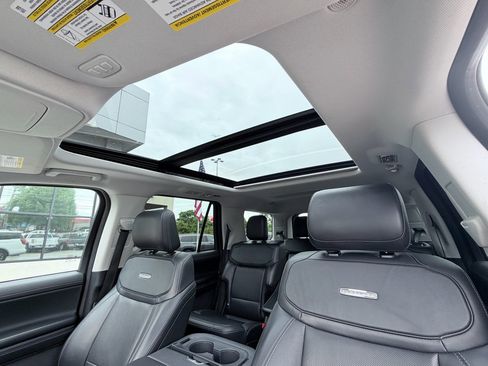 Used 2025 Ford Expedition Platinum AWD/4WD image 13