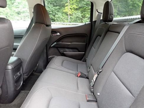 Used 2017 Chevrolet Colorado LT AWD/4WD image 11