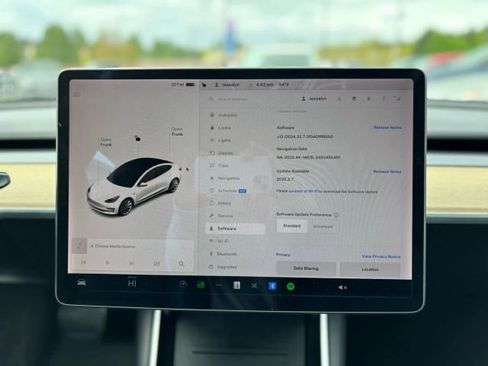 Used 2018 Tesla Model 3 Mid Range image 14