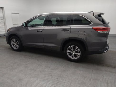 Used 2017 Toyota Highlander Limited image 3