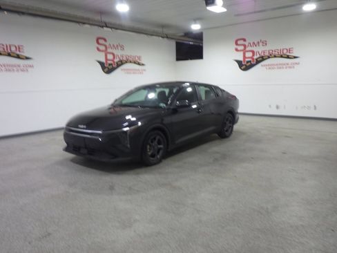 Used 2025 Kia K4 FWD image 1