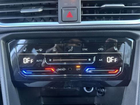 New 2026 Volkswagen Taos SE image 17