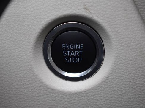Used 2025 Toyota Corolla LE FWD image 9