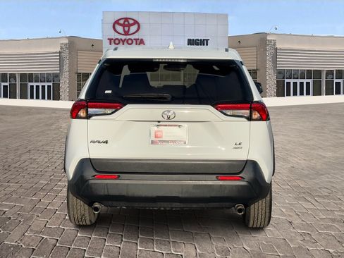 Certified 2022 Toyota RAV4 LE image 7