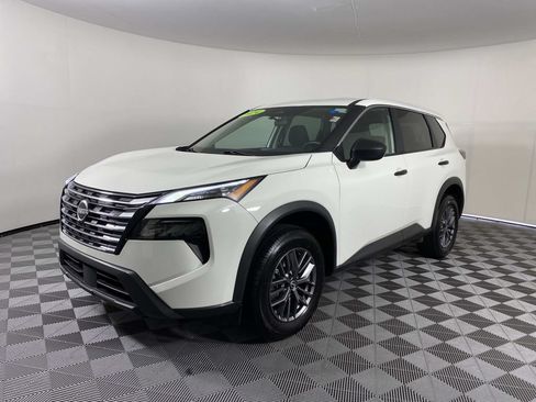 Used 2024 Nissan Rogue S AWD/4WD image 4