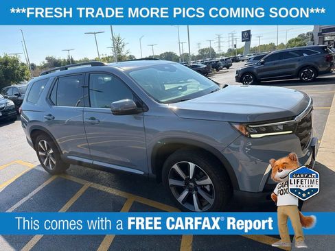 Used 2025 Honda Pilot Touring image 3