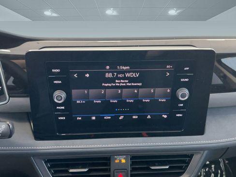 New 2026 Volkswagen Taos SE image 25