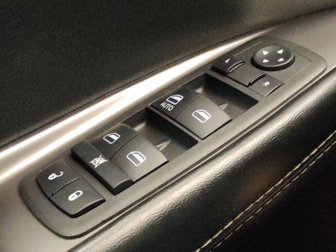 Used 2019 Dodge Journey Crossroad FWD image 27