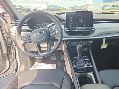 Used 2024 Jeep Compass Limited w/ Sun and Sound Group AWD/4WD image 26