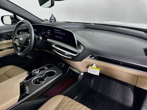 Certified 2026 Cadillac Lyriq Signature Luxury w/ Nappa Leather Package AWD/4WD image 35