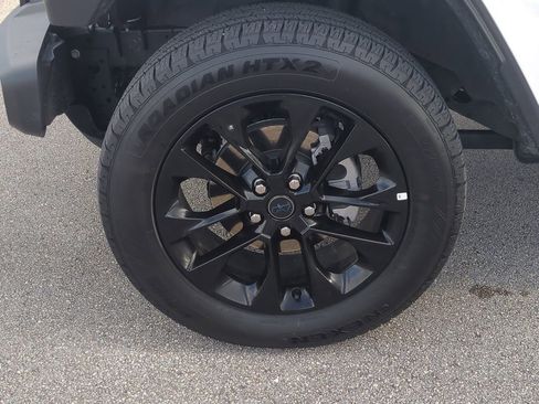 Used 2025 Jeep Wrangler Unlimited Sahara w/ Safety Group image 12