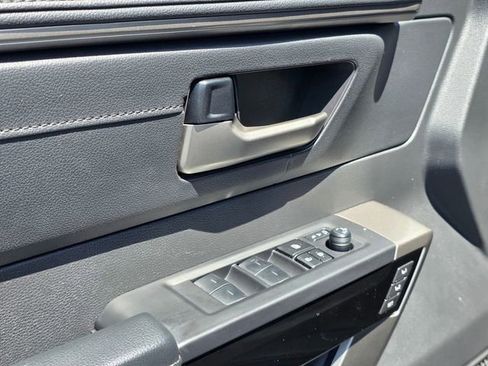 Used 2024 Toyota Tundra Limited AWD/4WD image 11