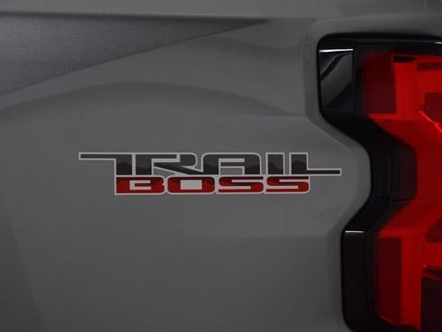 Used 2024 Chevrolet Colorado Trail Boss w/ Technology Package AWD/4WD image 24