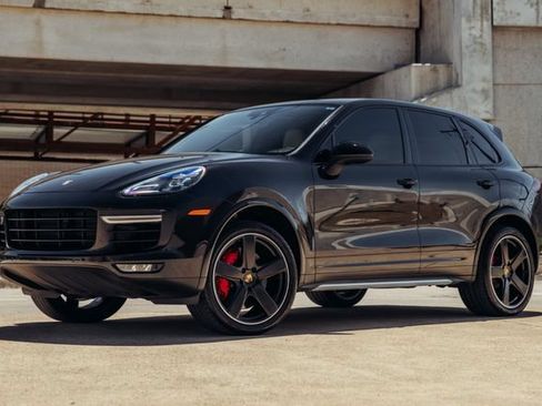 Used 2016 Porsche Cayenne Turbo AWD/4WD image 35