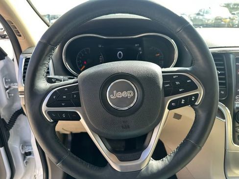 Used 2018 Jeep Grand Cherokee Limited image 32