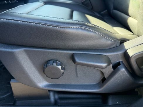 New 2025 Ford Bronco Badlands image 6