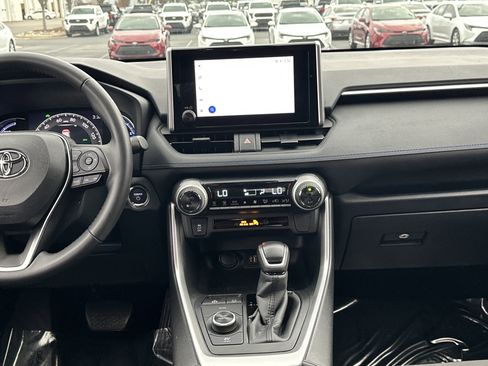 Certified 2023 Toyota RAV4 SE image 29