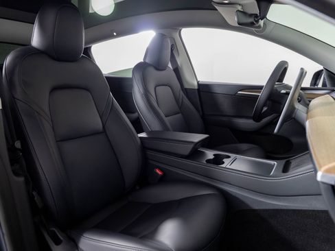 Used 2023 Tesla Model Y Performance image 29