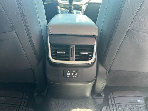 Used 2023 Subaru Outback Premium AWD/4WD image 14