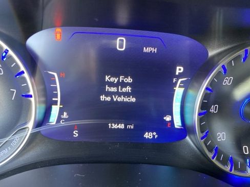 Used 2025 Chrysler Pacifica Limited image 24