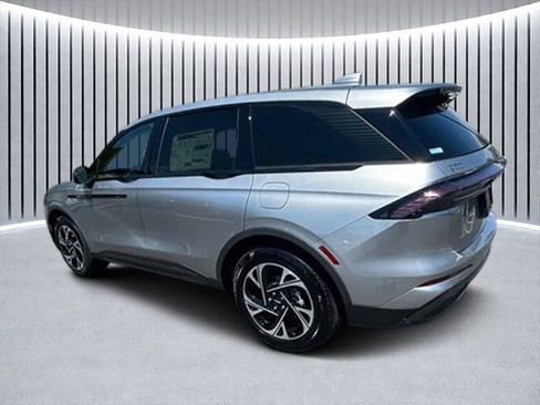 New 2025 Lincoln Nautilus Premier w/ Equipment Group 102A image 22