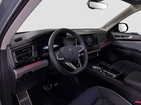 New 2025 Volkswagen Atlas Peak Edition SE image 9