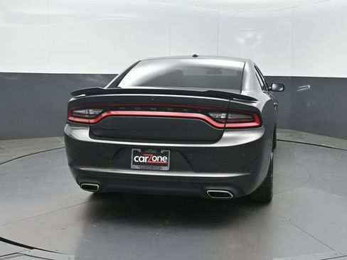 Used 2020 Dodge Charger SXT w/ Blacktop Package RWD image 31