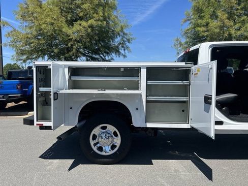 Used 2024 RAM 2500 Tradesman w/ Chrome Appearance Group image 35