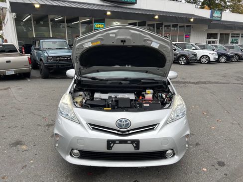Used 2013 Toyota Prius V Five image 12