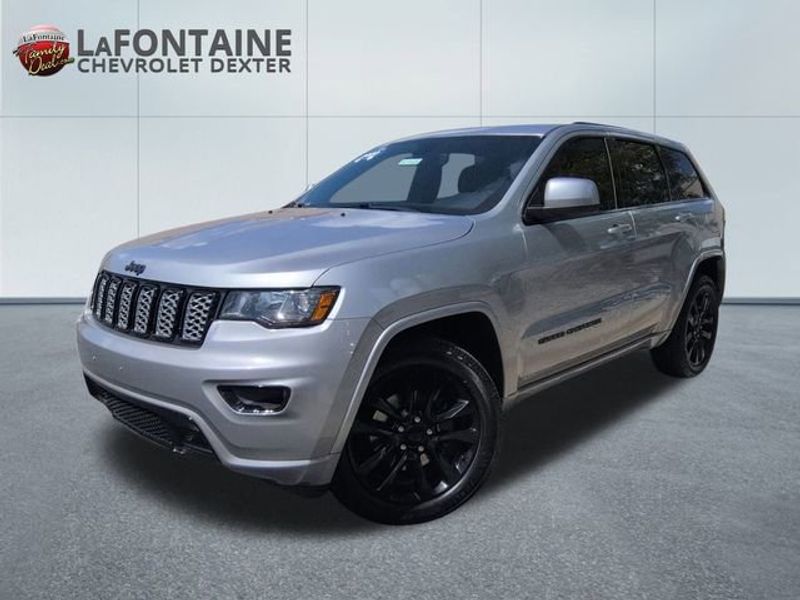 Used 2020 Jeep Grand Cherokee Altitude image 1