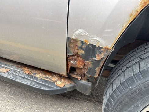 Used 2009 Chevrolet Suburban LT image 13