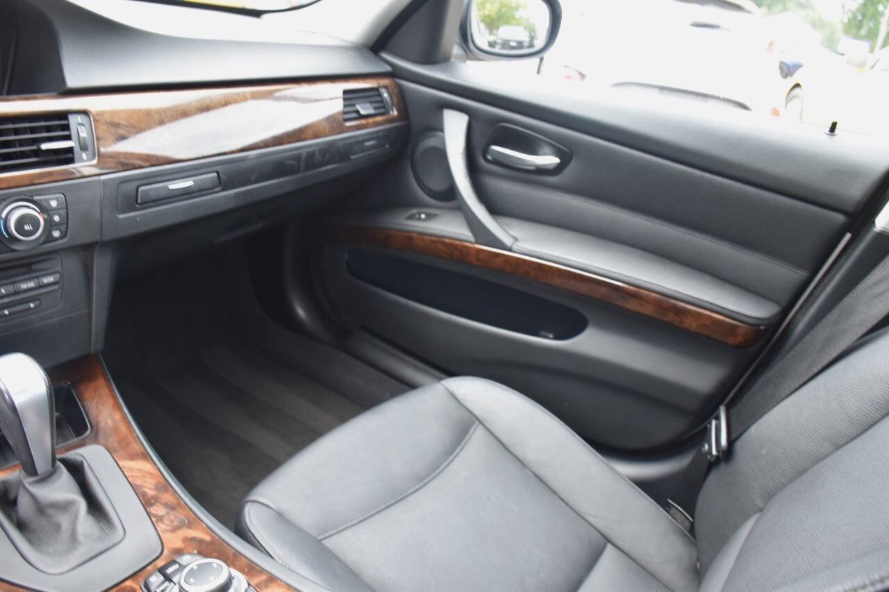 Used 2010 BMW 328i Sedan RWD image 14