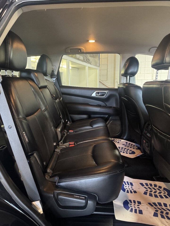 Used 2019 Nissan Pathfinder SL AWD/4WD image 7