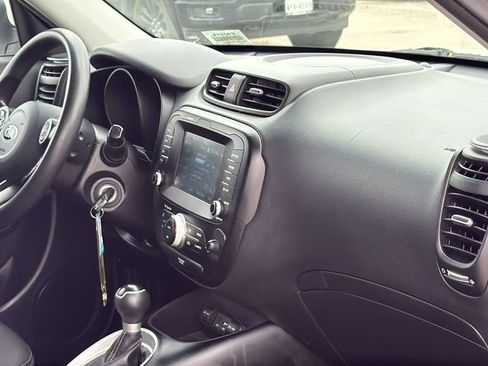 Used 2018 Kia Soul + FWD image 29