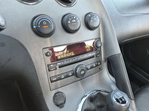 Used 2006 Pontiac Solstice Convertible w/ Premium Package RWD image 24