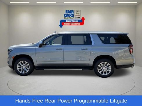 Used 2024 Chevrolet Suburban Premier AWD/4WD image 11